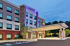 Holiday Inn Express & Suites - Fayetteville, An Ihg Hotel