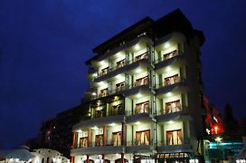 Dinasty Hotel Tirana Exterior photo
