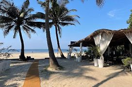 Mamagoa Beach Resort