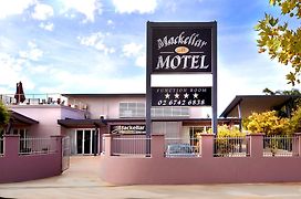 Mackellar Motel