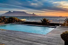 Heaven On Earth - Blouberg Beachfront Self-Catering Apartment