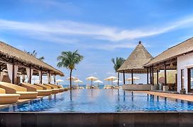 Lembongan Beach Club & Resort