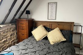 Crosskeys Inn Guest Rooms In Wye Valley