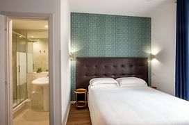 Amalia Suites By Remember Rome