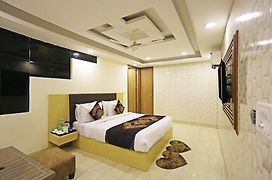 Hotel Grand Suites By D Capitol- New Delhi Airport