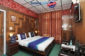 Goroomgo Ankur Lake View Mall Road Nainital - Prime Location With Luxury Room