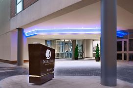 Doubletree By Hilton Woking