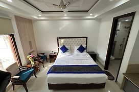 Lemon Green Residency - Hotel And Serviced Apartments