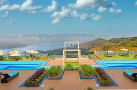 The Cliff Resort & Spa, Panchgani