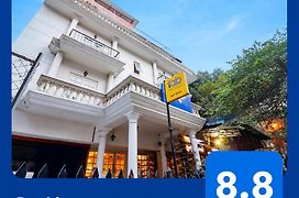 Fabhotel Park Inn - Indiranagar