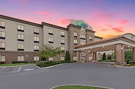 Holiday Inn Express & Suites - Cleveland Northwest, An Ihg Hotel