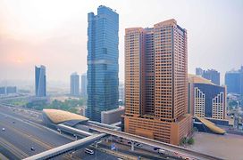Mercure Dubai Barsha Heights Hotel Suites And Apartments