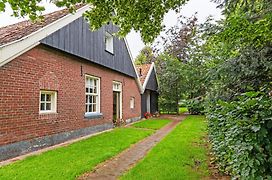 Cozy Apartment In Enschede Near Forest