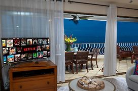 Ocean Front, 3 Bedroom, 3 Bathroom, Casa Natalia, Playa Esmeralda