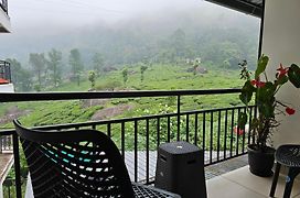 Tea Dale - All Rooms With Tea Estate View