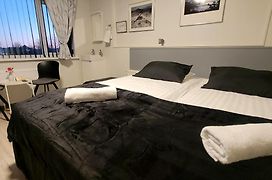 B&B Guesthouse - Bed And Breakfast Keflavik Centre