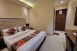 Hotel Crystal Inn Plaza Delhi Airport