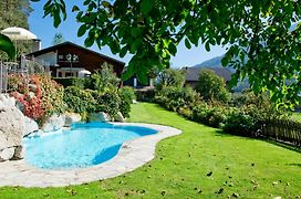 Residence Obermoarhof - Comfortable Apartments For Families, Swimmingpool, Playing-Grounds, Almencard