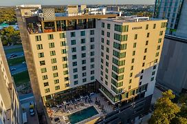 Cambria Hotel Austin Downtown