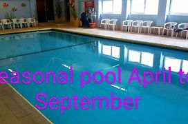 35 Gower Holiday Village With Seasonal Pool