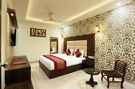 Hotel Red Velvet Suites At Delhi Airport