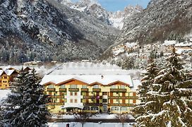 Alledolomiti Boutique Lake Hotel - Adults Friendly