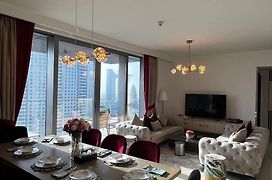 Burj Khalifa View, 3 Bedroom Apartment In Boulevard Point, Connected To Dubai Mall