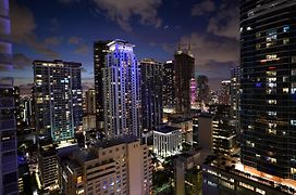 4 Bed Full Condo In Miami With Skyline & Sea View