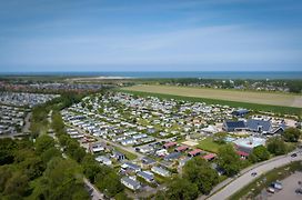 Zonneweelde, Vakantie aan Zee