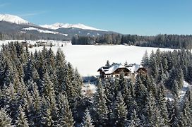 Hotel Häuserl im Wald