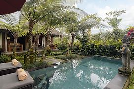 Moringa Ubud Villa