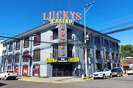 Lucky'S Hotel & Casino