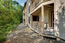 Riverfront Lincoln Condo With Pool Mins To Loon Mtn