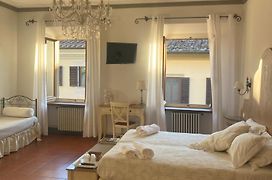 Palazzo Mari suite&rooms b&b