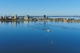 Doubletree By Hilton Perth Waterfront