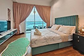 Paragon Suites Ciq Homestay By Welcome Home