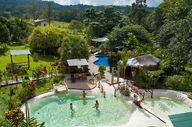 Hotel & Hot Springs Sueno Dorado