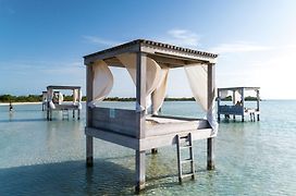 Mahogany Bay Resort And Beach Club, Curio Collection