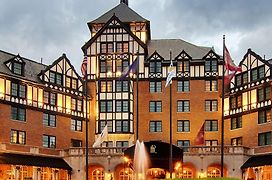 Hotel Roanoke & Conference Center, Curio Collection By Hilton