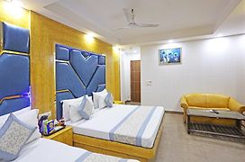 Hotel Preet Palace -5 Mints Walk From Nizamuddin Railway Station