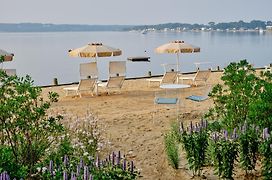 Silver Sands Motel & Beach Bungalows