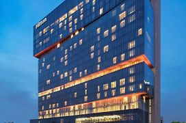 Hilton Guangzhou Tianhe - Free Shuttle Bus And Registration Counter Available During Canton Fair Period