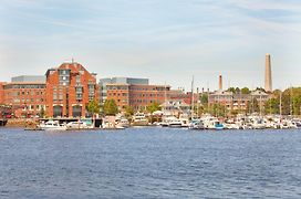 Residence Inn By Marriott Boston Harbor On Tudor Wharf