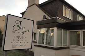 Ivy Cottage-Serviced Accommodation