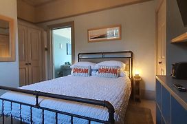 Rocky Cove Bed And Breakfast