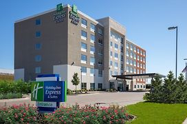 Holiday Inn Express & Suites - Beloit, An Ihg Hotel