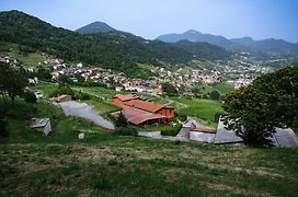 Agriturismo Podere Cavaga Lago d'Iseo Agribio Winery