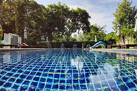 Baan Panwa Resort