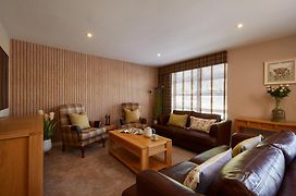 Macdonald Woodland Lodges At Macdonald Aviemore Resort