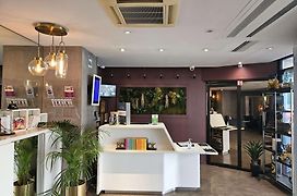 Ibis Styles Paris Tolbiac Bibliotheque